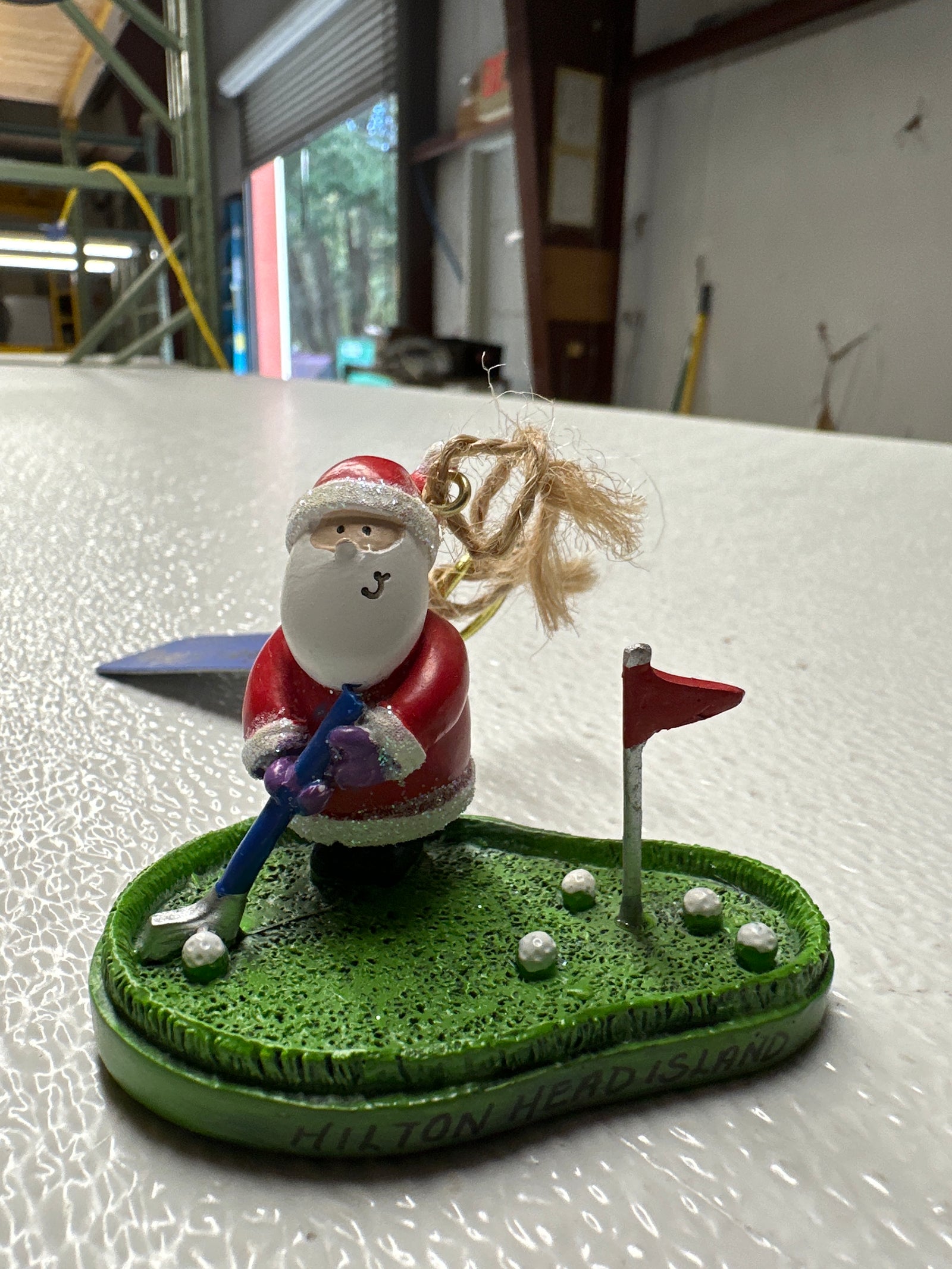 SANTA PUTTNG GRN ORN